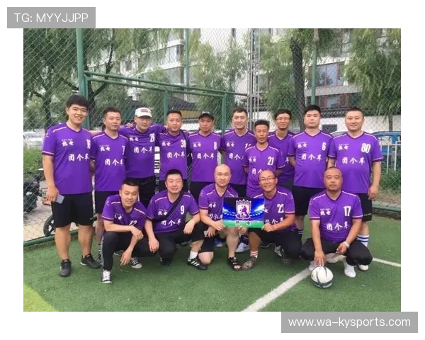 足球俱乐部启动社区足球推广月扩大基层普及，宣传足球俱乐部的句子